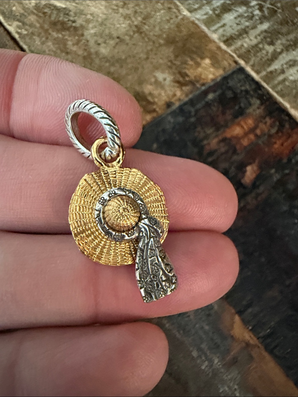 Brighton ABC By the Sea Hat Charm, two-tone summertime fun charm preloved - Picture 7 of 9